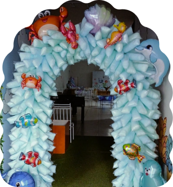 Arco de algodão doce temático personalizado criado com técnicas do curso